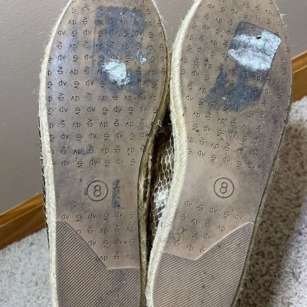 DV by Dolce Vita Tia Metallic Gold Faux Snakeskin Espadrilles Flats Size 8